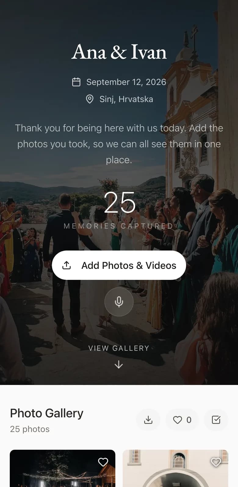 The cover of the gallery: the date, the place and a message from the couple